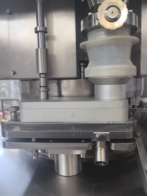 25mm Tablet Automatic Rotary Tablet Press Machine with 100kN Pressure and 40r/min Turret Speed leverancier