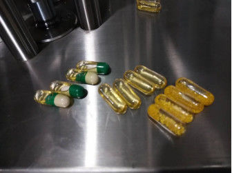 Volledige Automatische Vloeibare Oliecapsule het Vullen Machine voor Vitamine, Vistraan leverancier