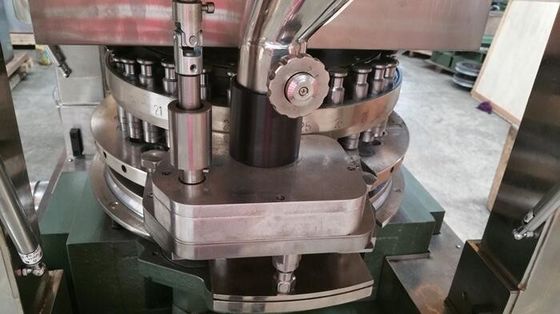De te kauwen Capaciteit van de de Persmachine van de Tabletten Roterende Tablet 170000 tabletten per uur leverancier
